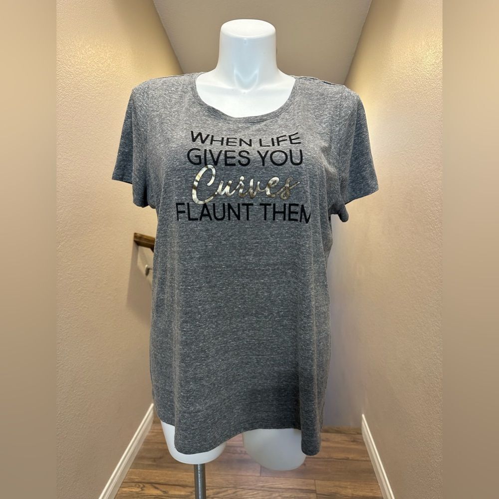 Lane Bryant 18/20 Woman’s Gray Tee “Curves” Poly Cotton Blend